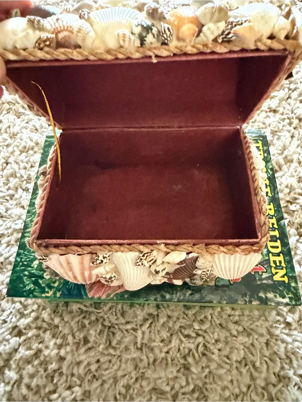 Vintage Shell-Covered Decorative Box in Cream, Brown, Pink